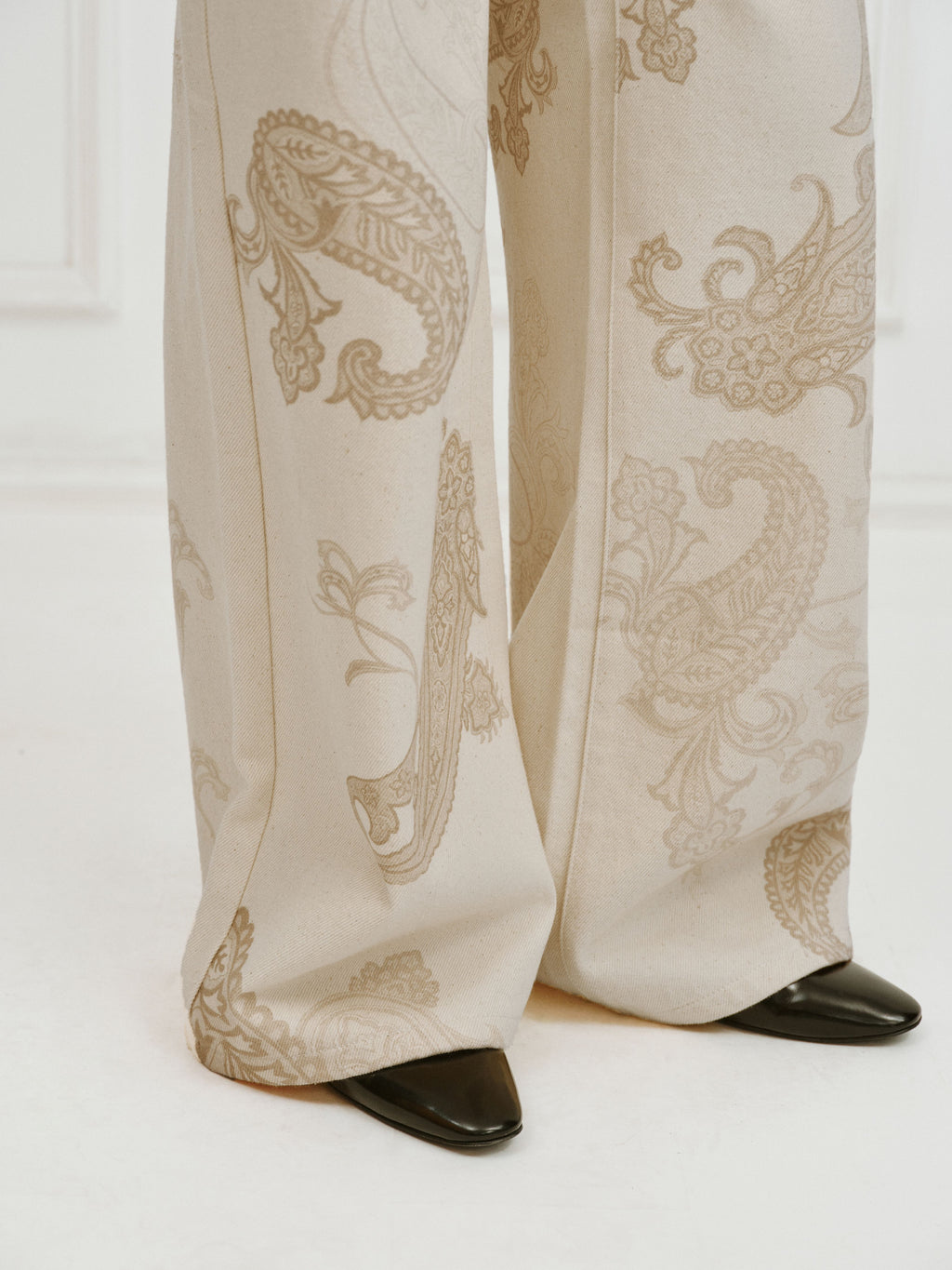 Printed Wide Leg Jeans