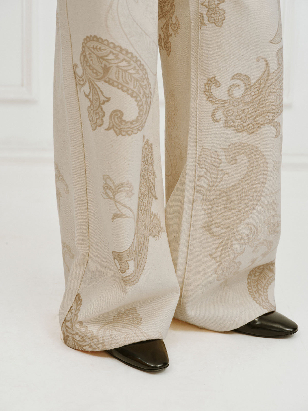 Printed Wide Leg Jeans