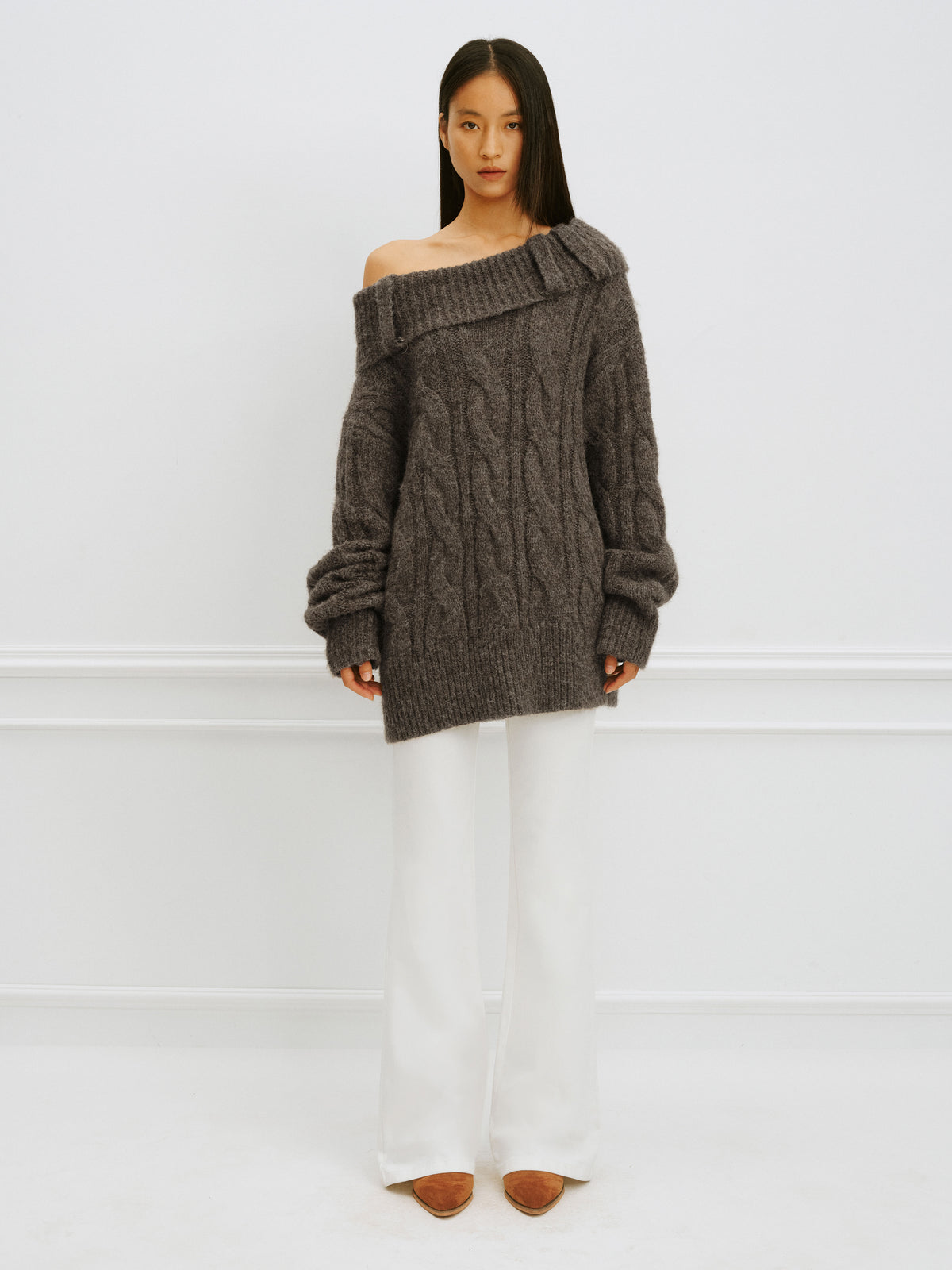 IFIK One-Shoulder Sweater