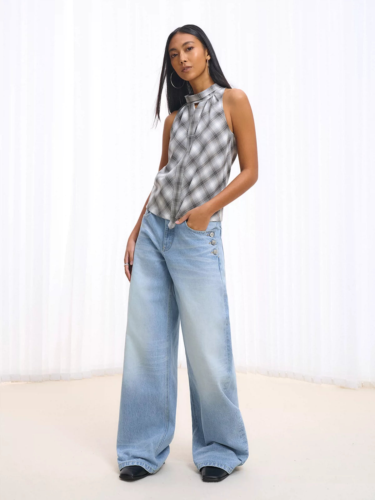 6-Button Ocean Wash Wide-Leg Jeans