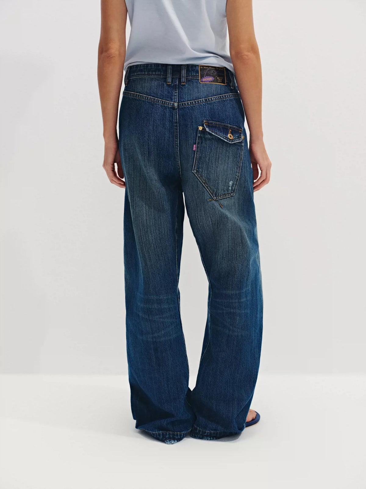 Low-Rise Slub Curved Carpenter Jeans