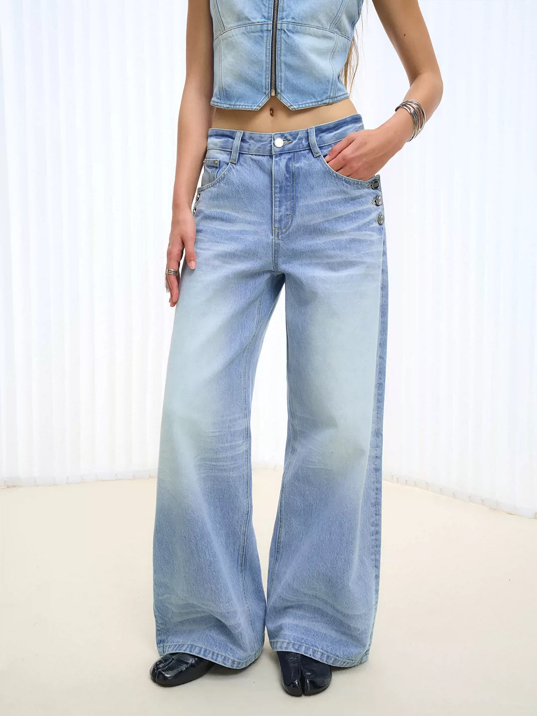 6-Button Ocean Wash Wide-Leg Jeans