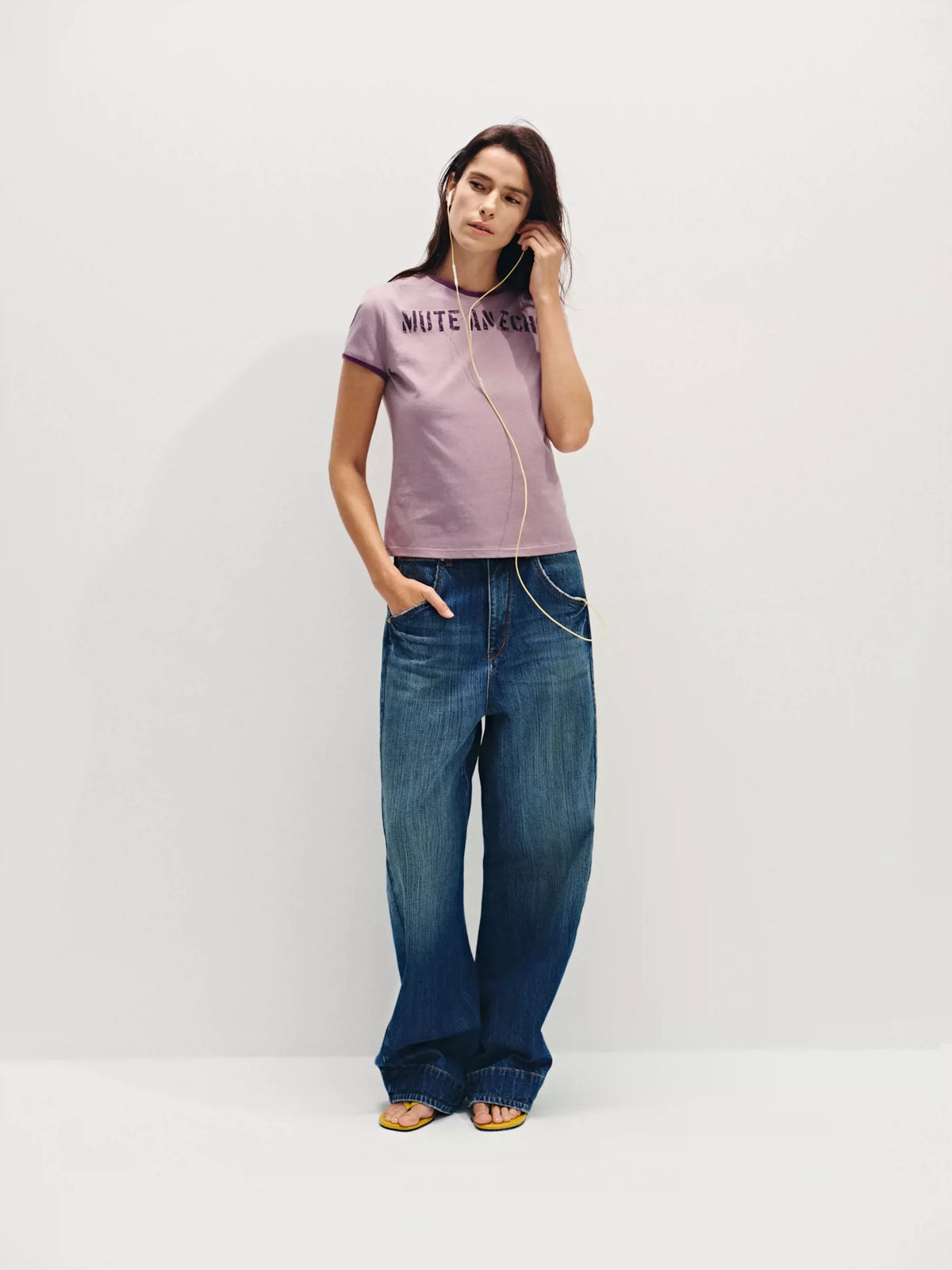 Low-Rise Slub Curved Carpenter Jeans